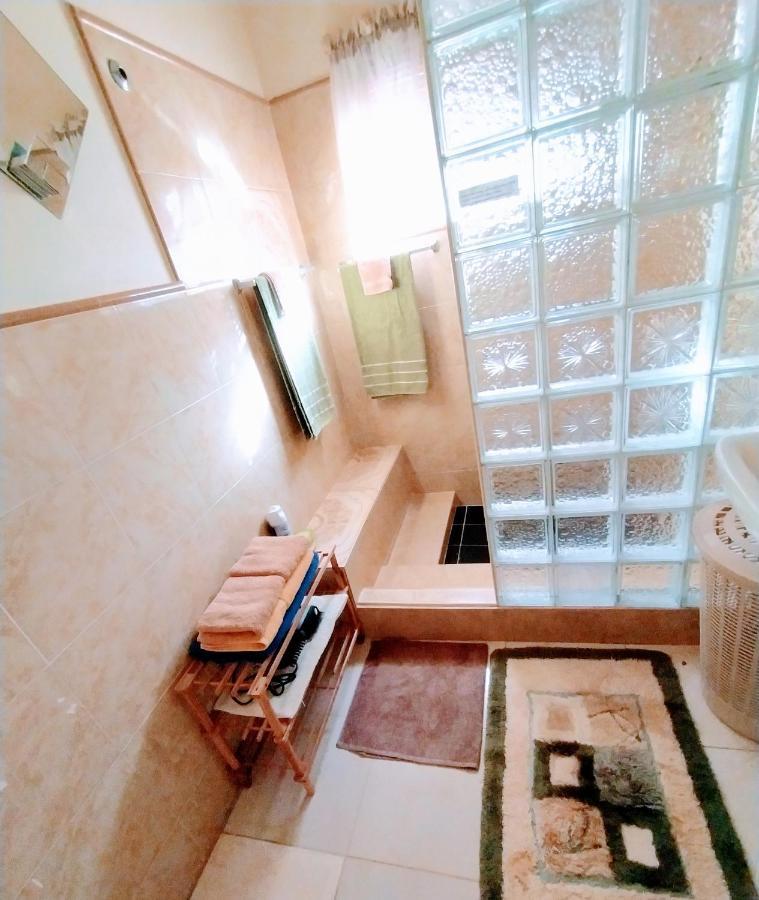 Gables Vacation Rentals With Private Gated Parking Onsite Knockpatrick Exterior photo