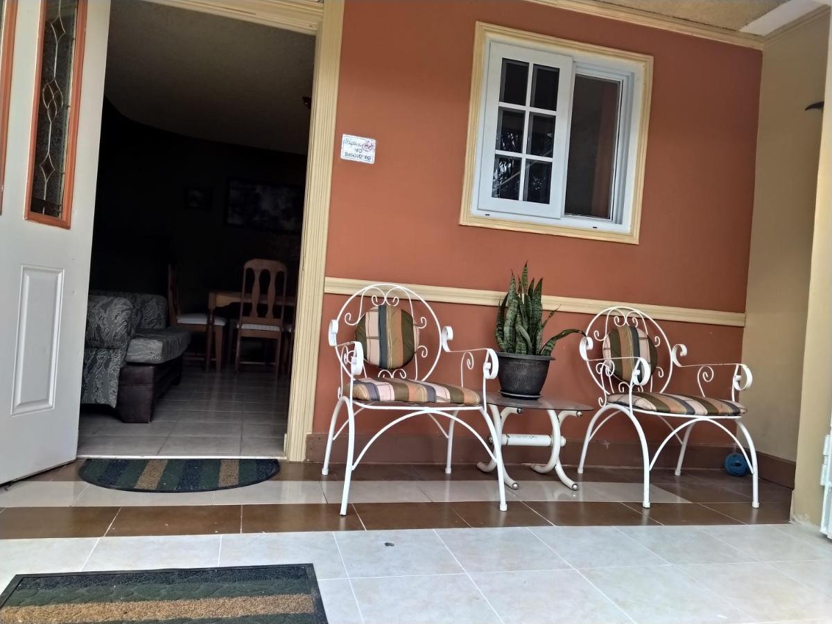 Gables Vacation Rentals With Private Gated Parking Onsite Knockpatrick Exterior photo