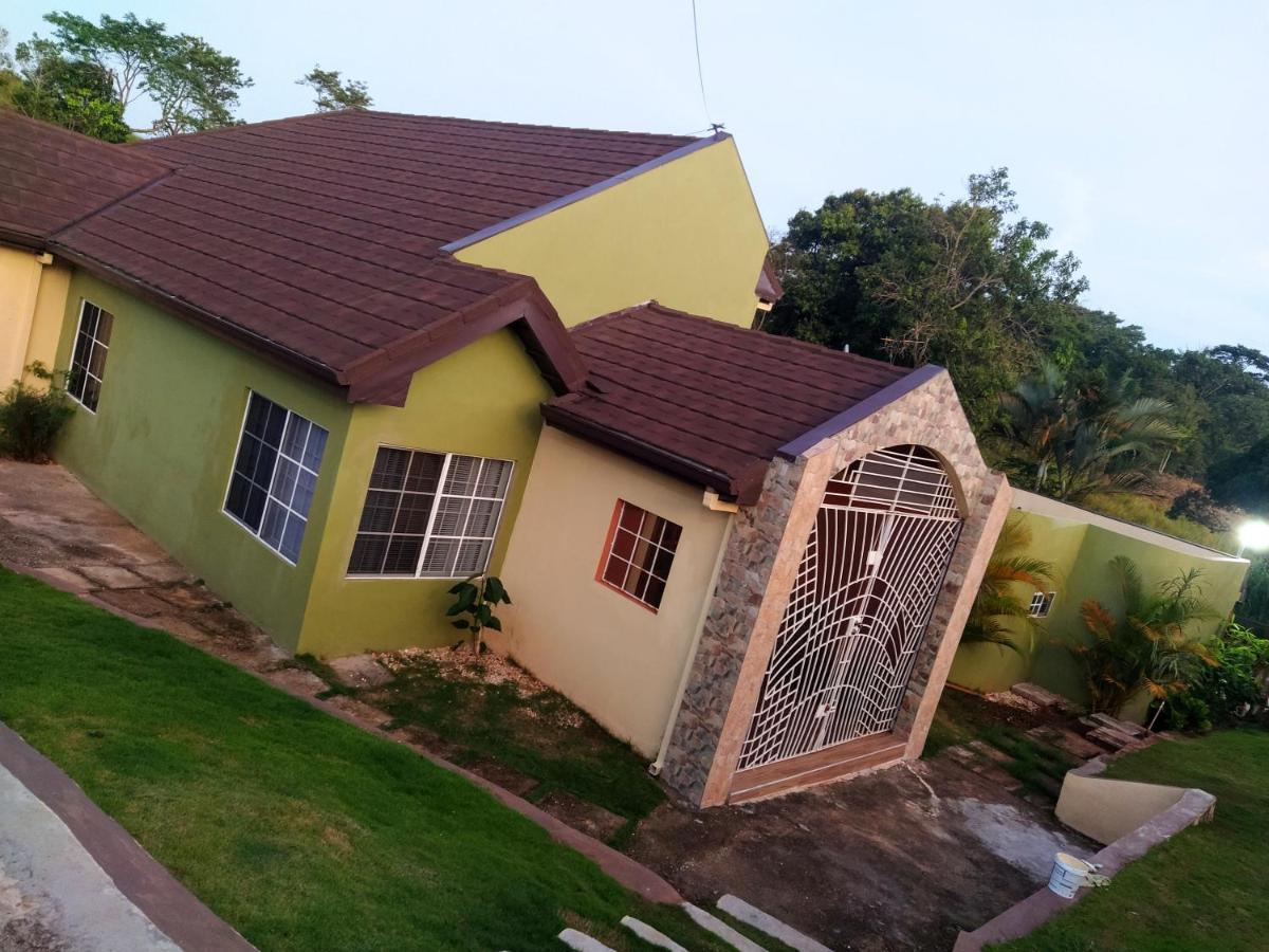 Gables Vacation Rentals With Private Gated Parking Onsite Knockpatrick Exterior photo