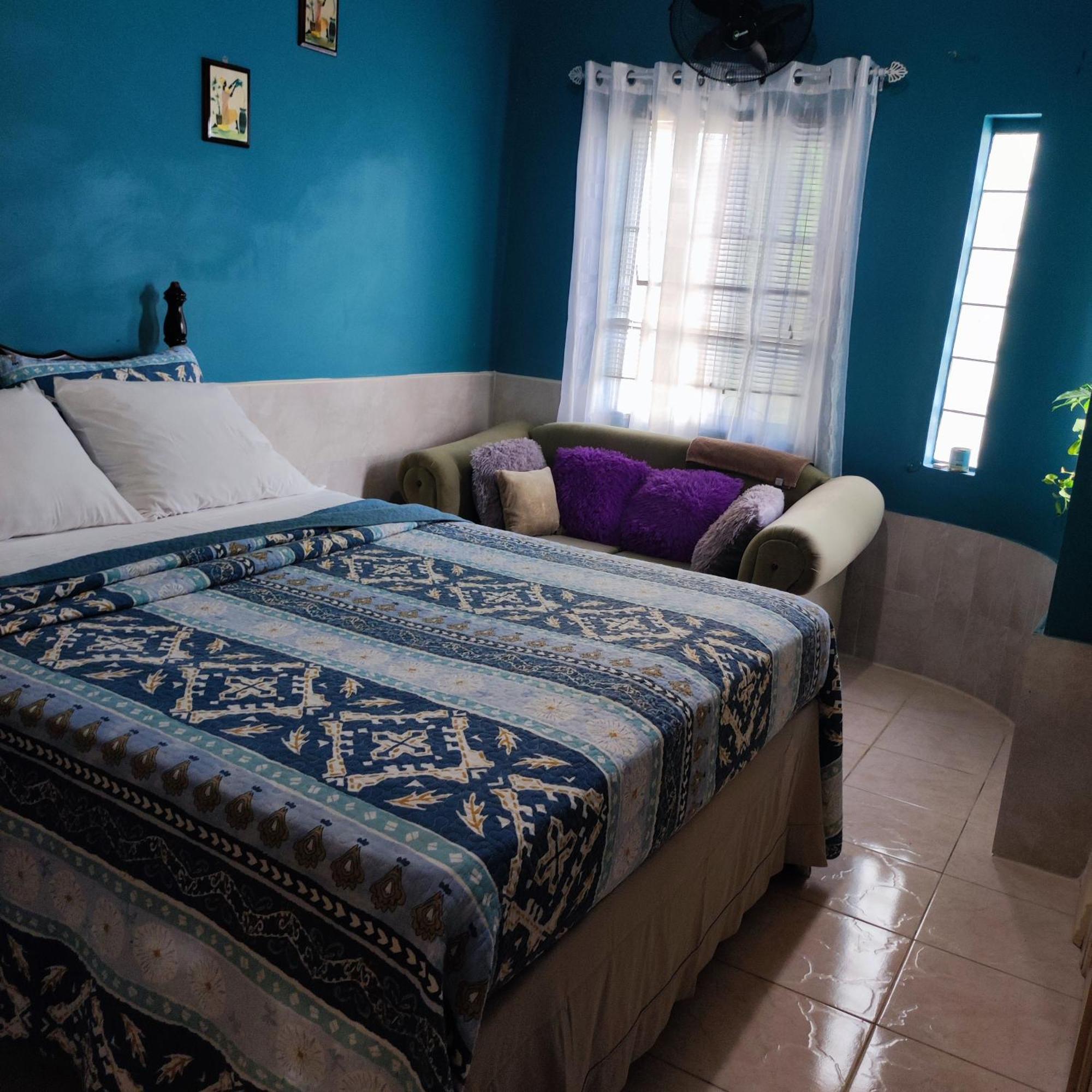 Gables Vacation Rentals With Private Gated Parking Onsite Knockpatrick Exterior photo